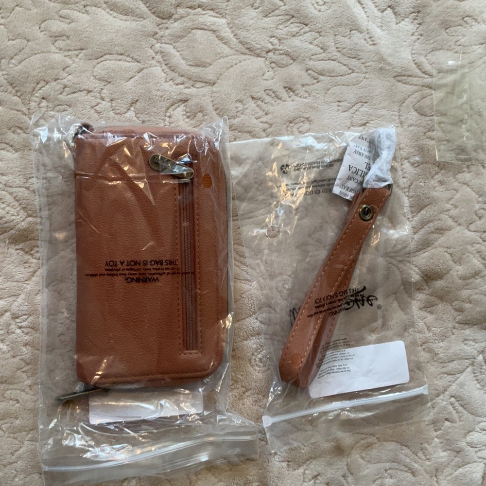Thirty one slim wallet and wristlet strap caramel new in bag